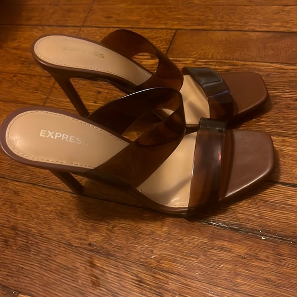 Express 🤩 - Picture 1 of 2